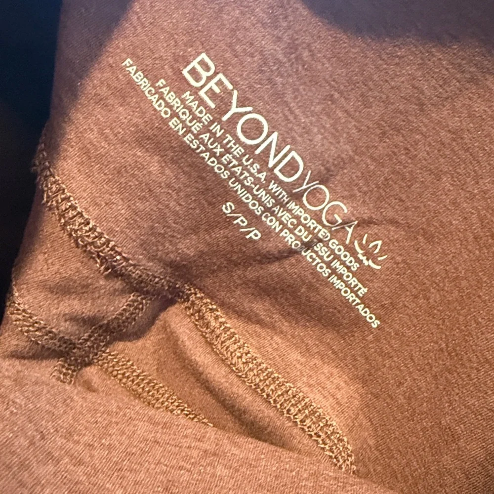 Beyond Yoga wide Flared Leggings, pockets. SZ-SMALL, brown/orange.RUST color - Picture 7 of 7